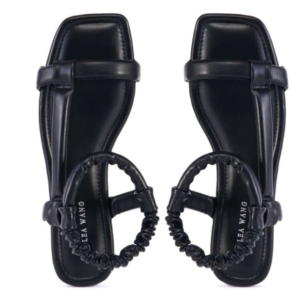 Callie Lives Miz Prysm Black AZALEA WANG Sandal 10